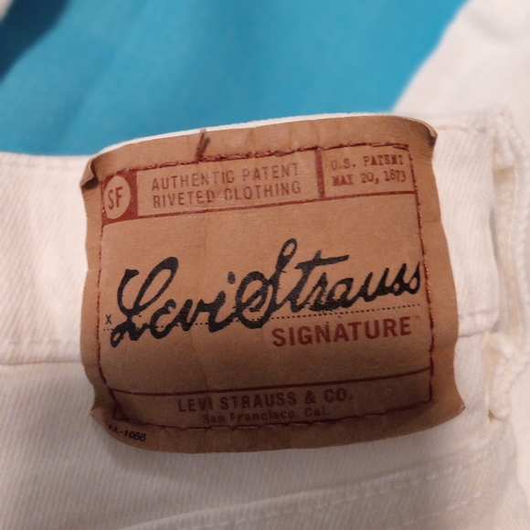 White Levi Strauss Ladies Signature Jeans - Picture 7 of 7